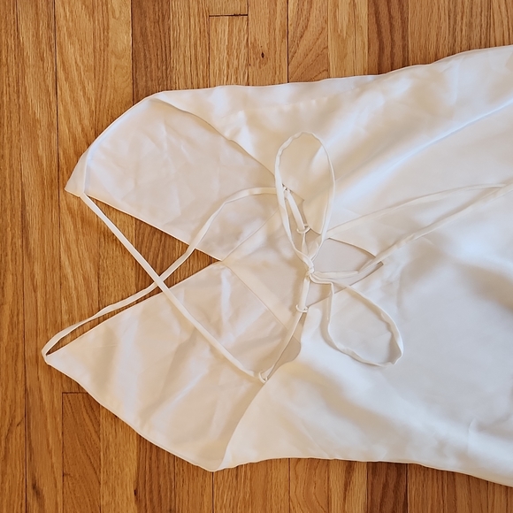 Silk Gown - Picture 3 of 4